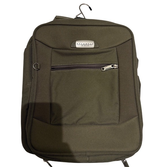 Atlantic Luggage Other - Atlantic Luggage Hanging‎ Travel Toiletry Bag Organizer Kit Olive Green